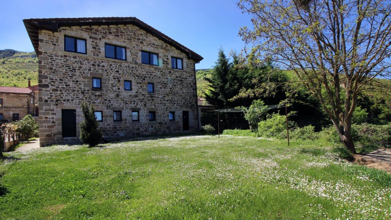 La Romanika de Fellini San Martín de Elines Exteriör bild